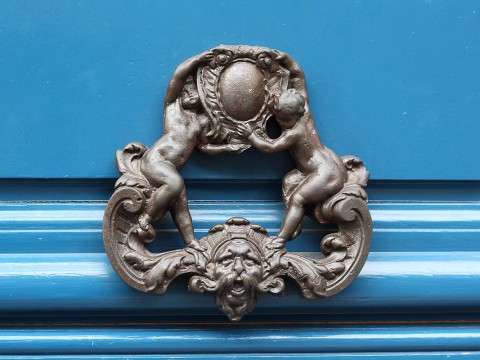 knocker