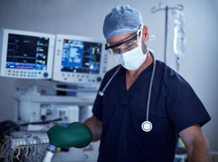 anesthesiologist