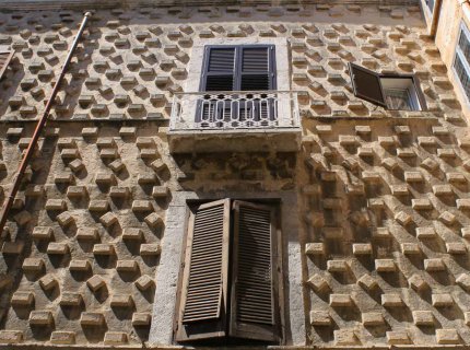 rusticate