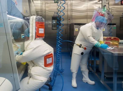 virologist